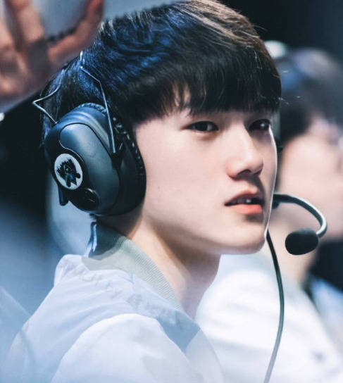 为何是他能 为何是他能